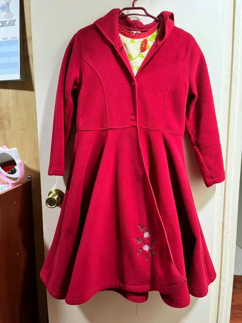 Vestido Huasa Talla 14 con abrigo rojo elegante - 3