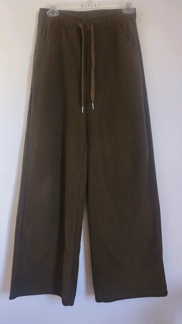 Pantalon de pana marrón con chiporro mujer