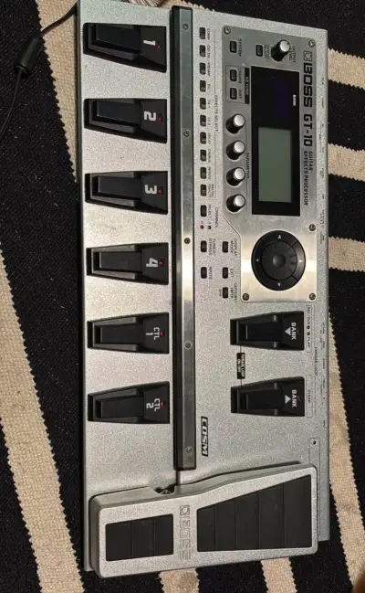 Pedalera de efectos para guitarra Boss GT-10 - miniatura 1