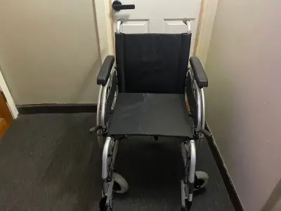 Silla de ruedas plegable Lesenhilf - miniatura 4