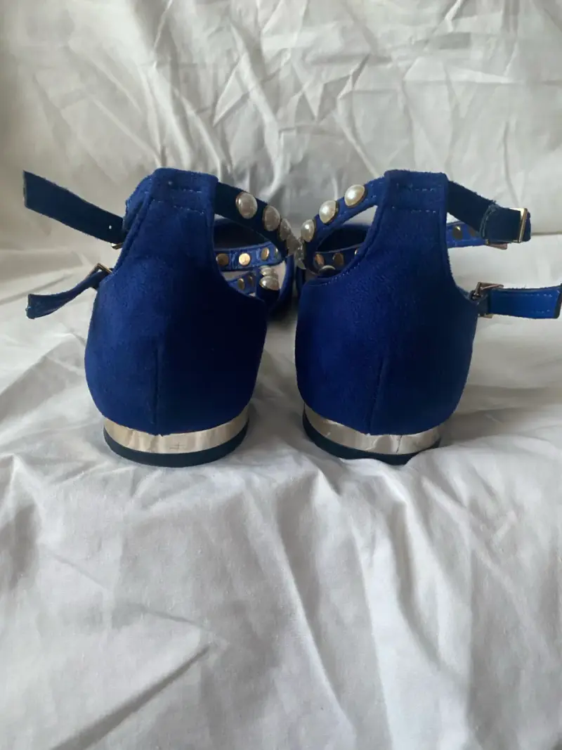 Zapatos planos azules con perlas decorativas - 3