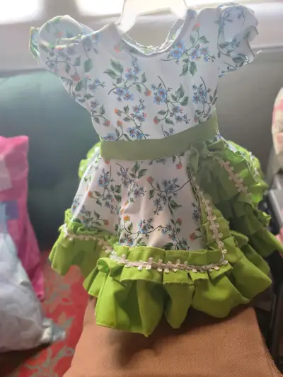 Vestido infantil floral con volantes verdes - miniatura 1