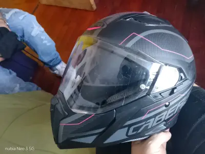 Casco de moto Caberg negro con detalles rosados - miniatura 1