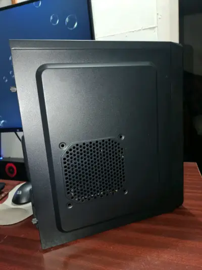 Gabinete de PC Kronos con puertos USB - miniatura 5