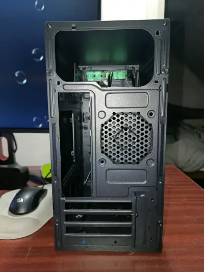 Gabinete de PC Kronos con puertos USB - miniatura 6