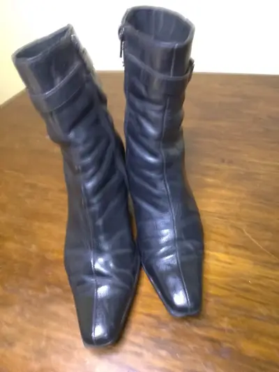 Botines de cuero negro con tacón para mujer - miniatura 1