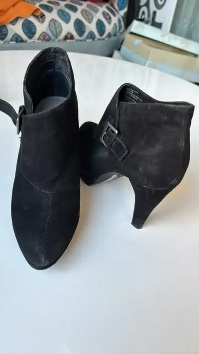Botines de tacón hush puppies negro para mujer - miniatura 1