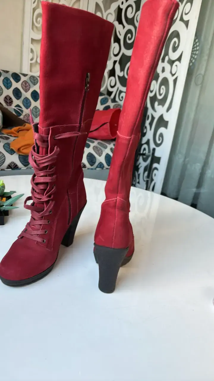 Botas altas rojas con cordones y tacón - 3