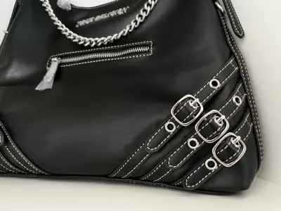 Bolso negro con cadena True Religion - miniatura 4