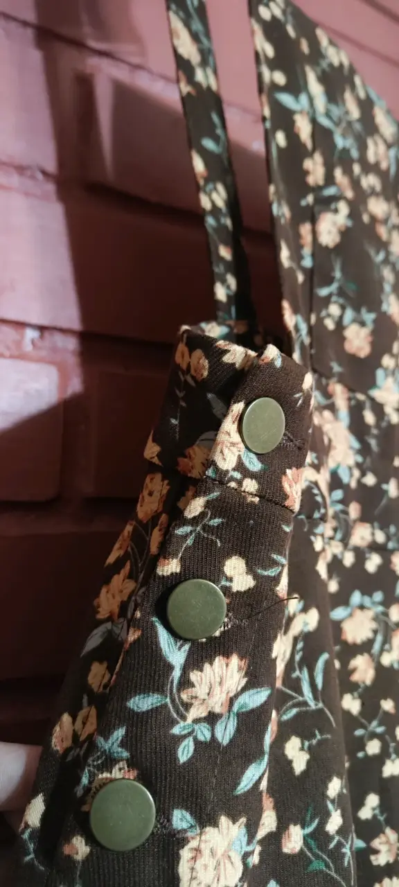 Vestido floral con tirantes ajustables - 2