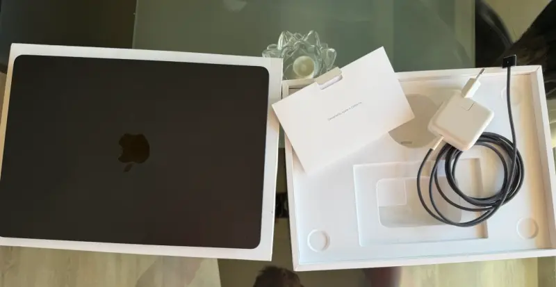 MacBook Air M4 256 GB - 1