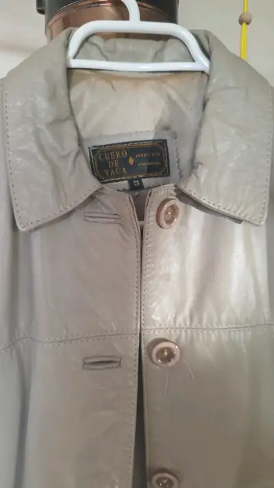 Chaqueta de cuero beige para mujer - miniatura 5
