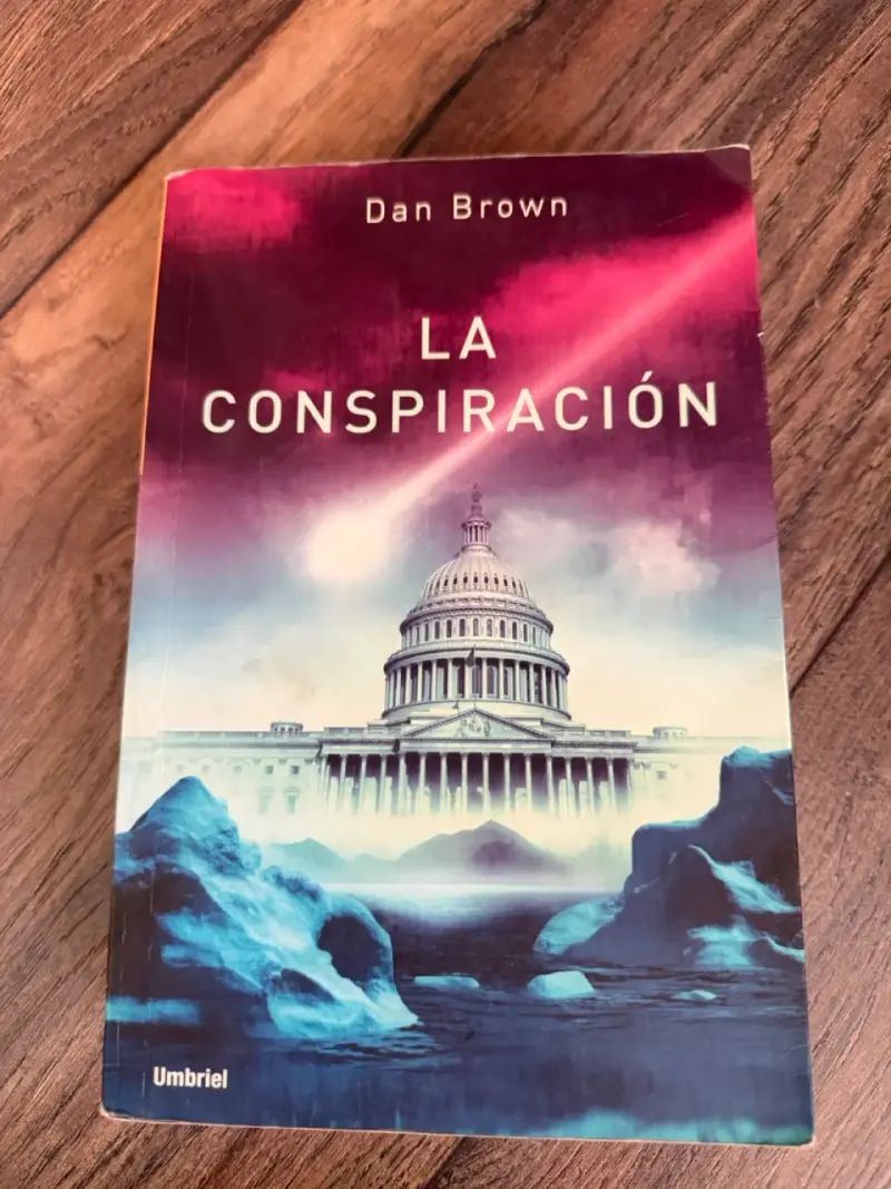 Lote de libros de ficción y misterio - 2