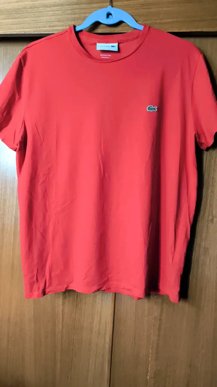Polera roja de algodón Lacoste para hombre