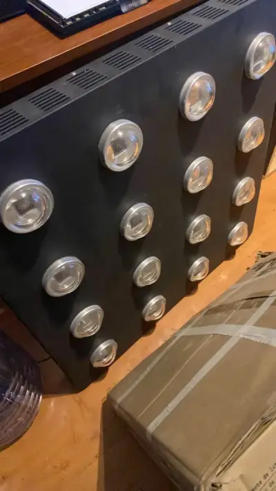 Panel LED Piranha Tesla Series T810W - miniatura 1