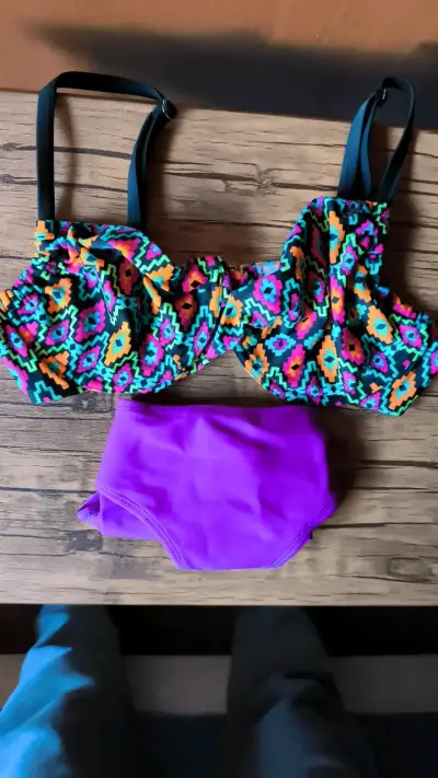 Bikini colorido con estampado étnico - miniatura 1