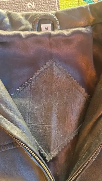 Chaqueta de cuero negra talla M - miniatura 2