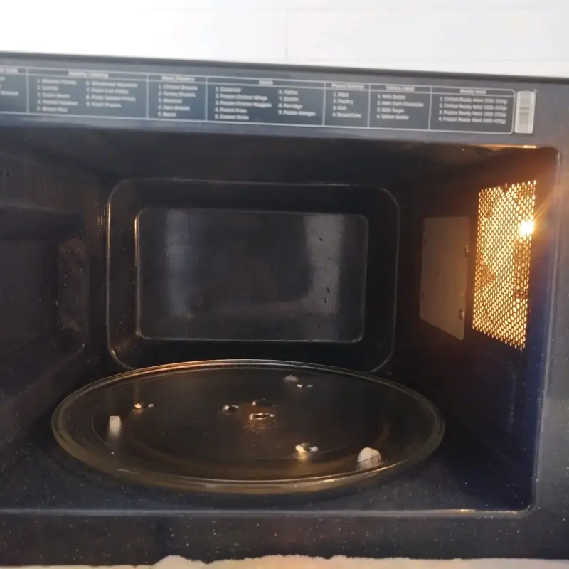 Microondas con panel táctil - 2