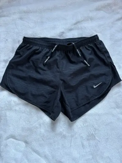 Shorts deportivos Nike Dri-Fit negros de mujer xs - miniatura 1