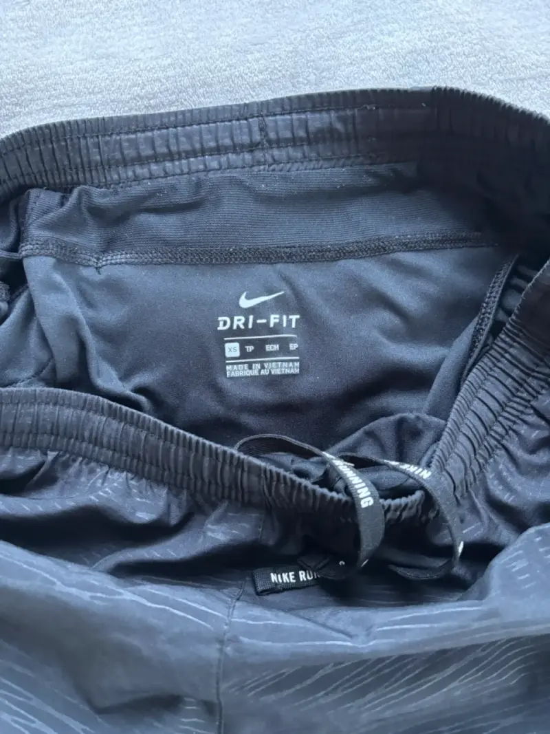 Shorts deportivos Nike Dri-Fit negros de mujer xs - 3