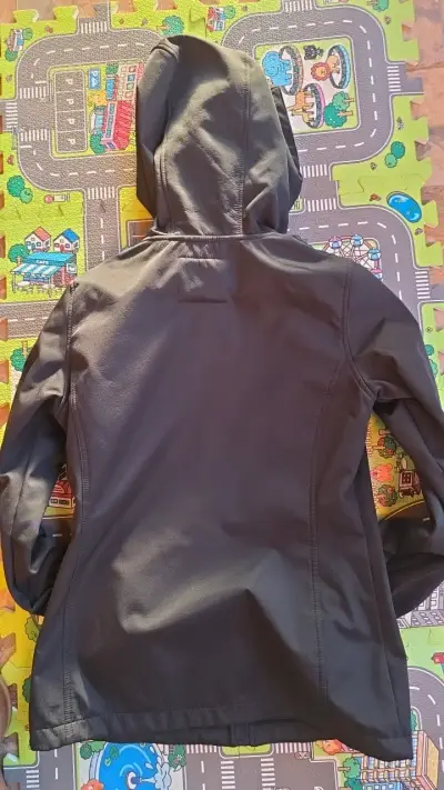Chaqueta softshell negra con capucha para mujer - miniatura 3