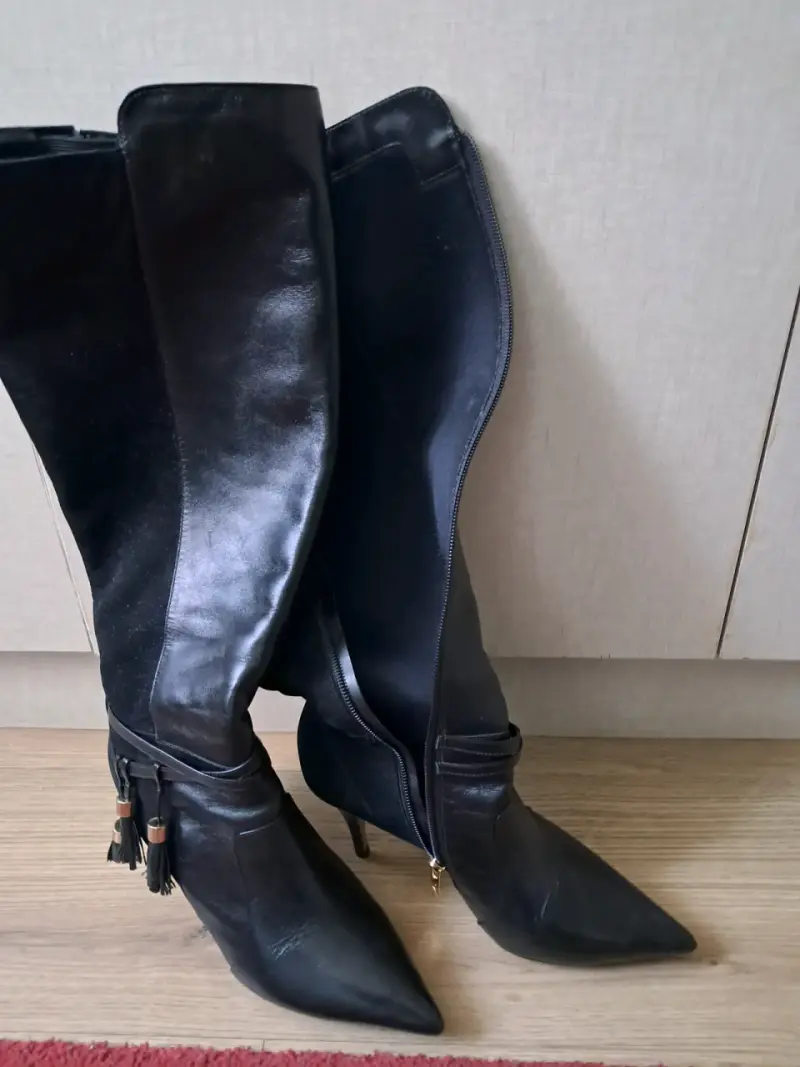 Botas de cuero negras con tacón alto N° 36 - 1