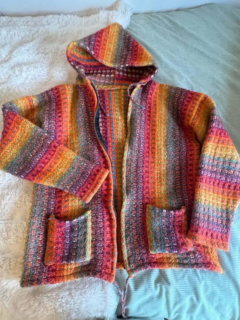 Chaleco de lana multicolor con capucha - 1