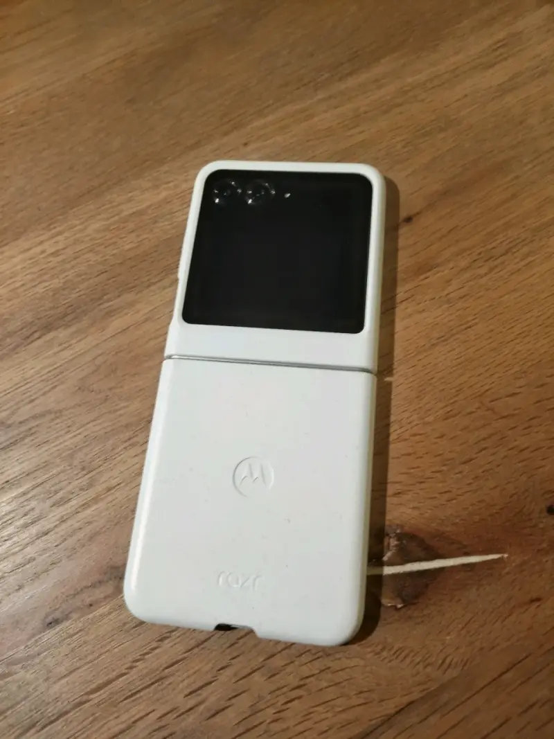 Smartphone plegable Motorola Razr 60 blanco - 1