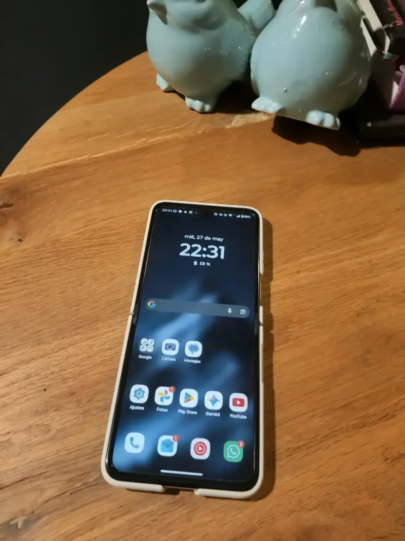 Smartphone plegable Motorola Razr 60 blanco - 2