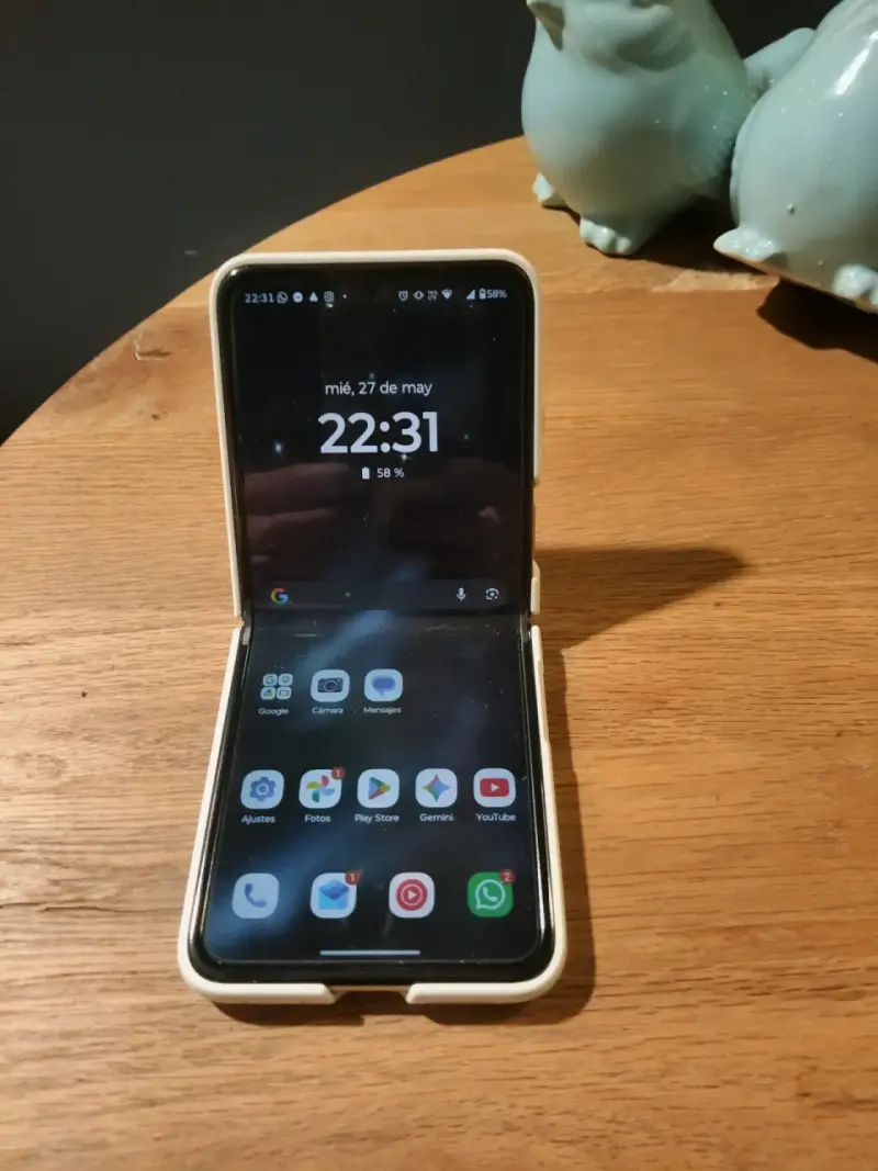 Smartphone plegable Motorola Razr 60 blanco - 3