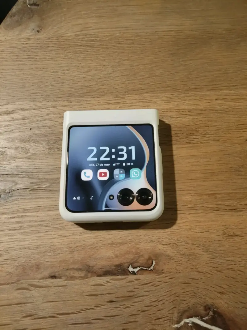 Smartphone plegable Motorola Razr 60 blanco - 4