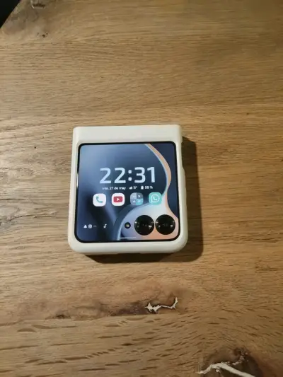 Smartphone plegable Motorola Razr 60 blanco - miniatura 4