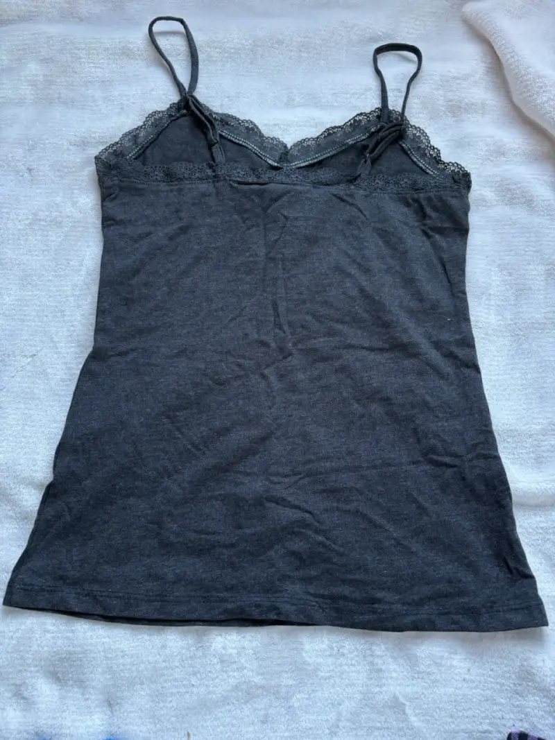 Camiseta de tirantes gris con encaje H&M - 2
