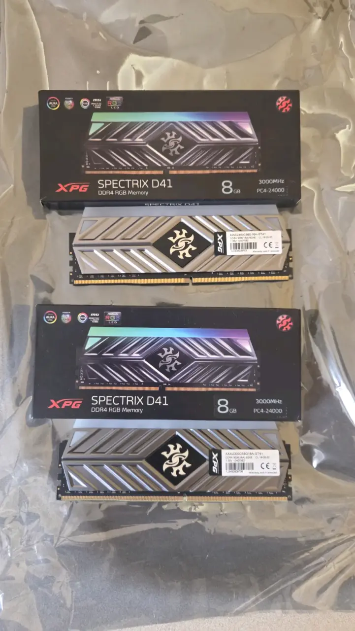 Kit de Placa Madre ASUS ROG Strix B450-F Gaming y Memoria RAM XPG Spectrix D41 - 2