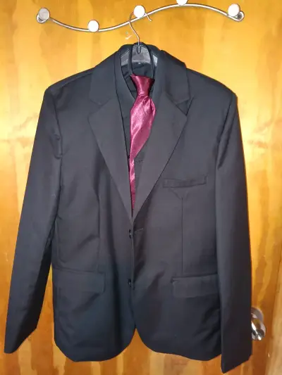Blazer negro elegante para hombre - miniatura 2