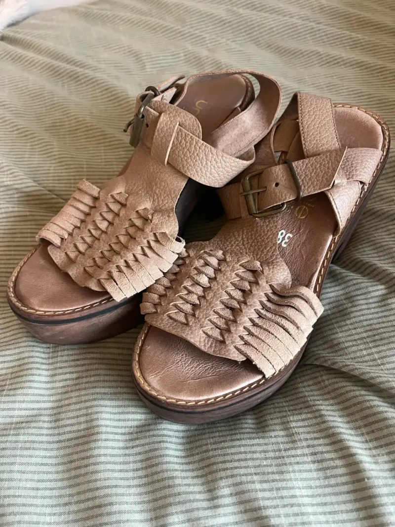 Sandalias de cuero beige con plataforma Umbralle - 1