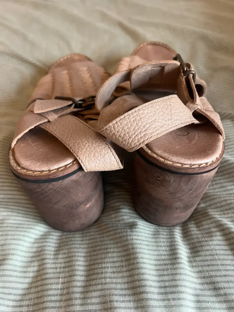Sandalias de cuero beige con plataforma Umbralle - 2
