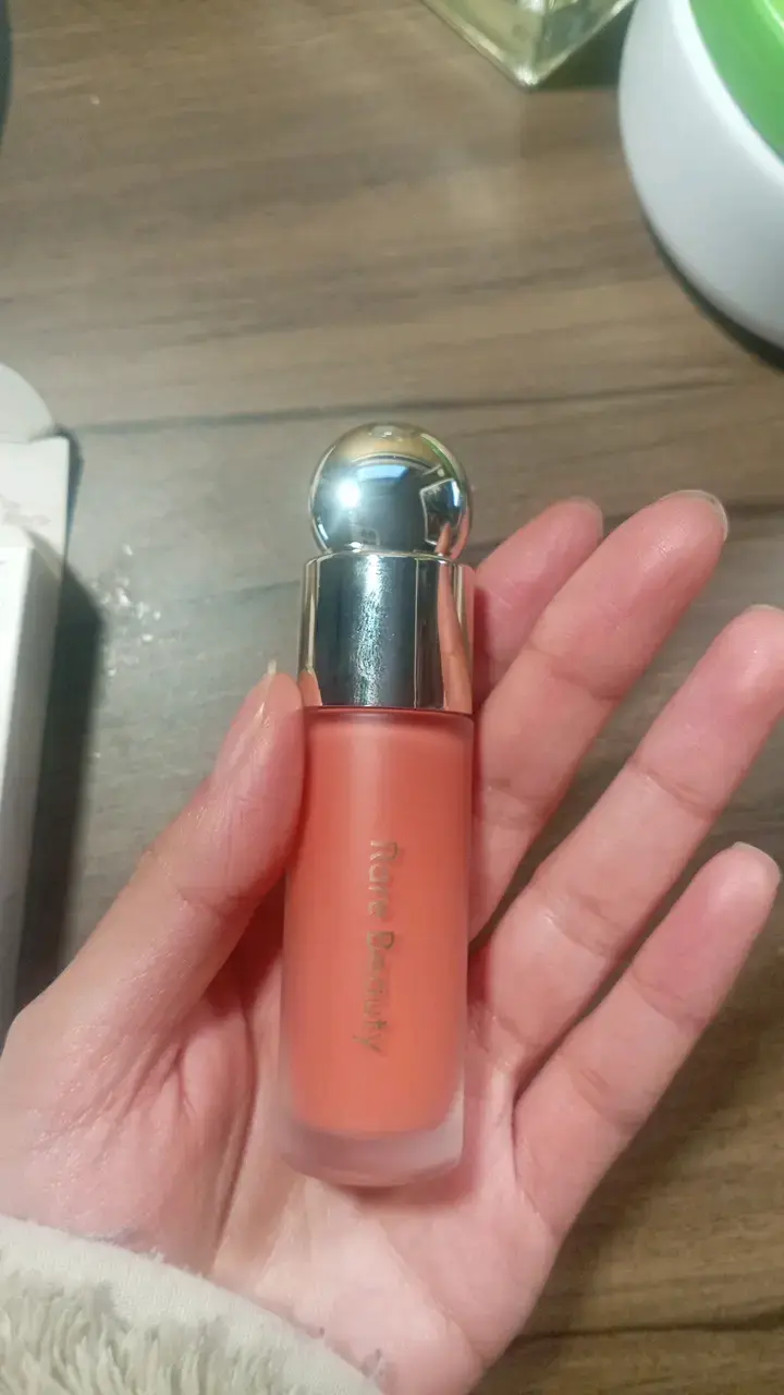 Rubor Líquido Rare Beauty Soft PINCH Joy - 2
