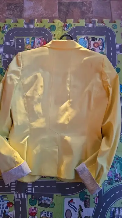 Blazer amarillo para mujer talla 36 - miniatura 3
