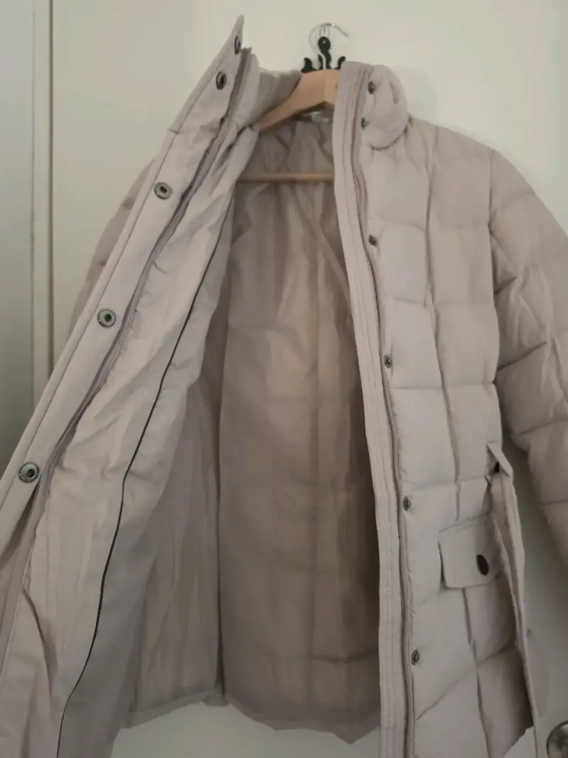 Chaqueta acolchada beige con cinturón - 2
