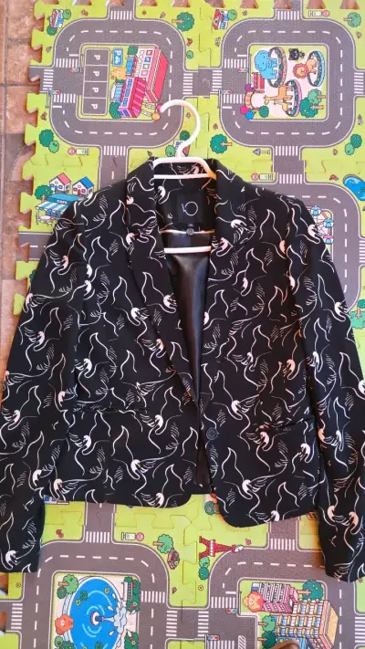 Blazer estampado negro con diseño de cisnes - miniatura 1