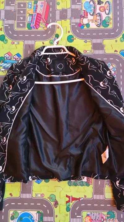 Blazer estampado negro con diseño de cisnes - miniatura 3