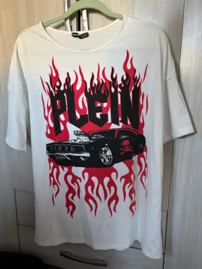 Polera blanca con diseño de auto y llamas talla M - miniatura 4