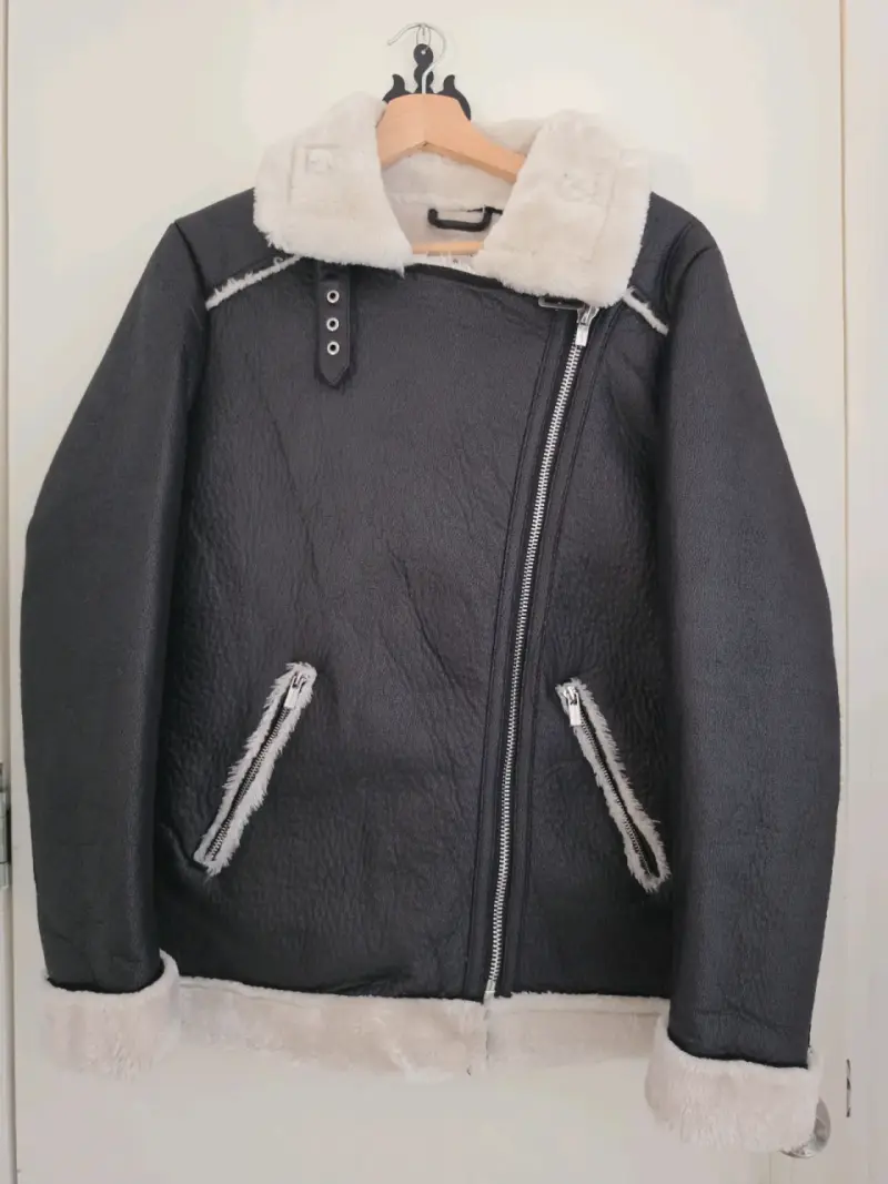 Chaqueta de cuero sintético Opposite negra con forro polar - 1