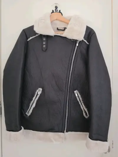 Chaqueta de cuero sintético Opposite negra con forro polar - miniatura 1