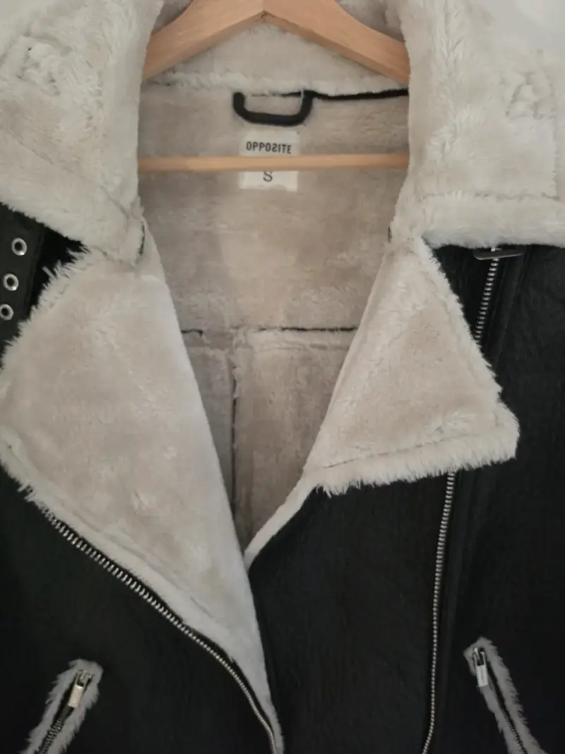 Chaqueta de cuero sintético Opposite negra con forro polar - 2