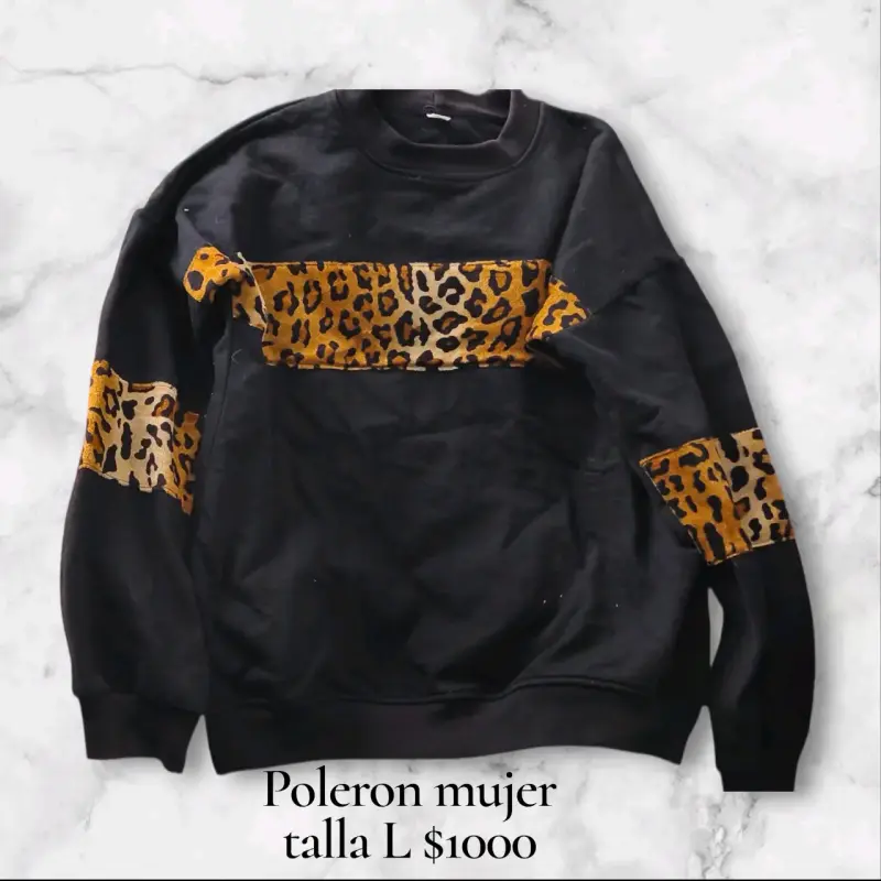 Polerón mujer con estampado animal print