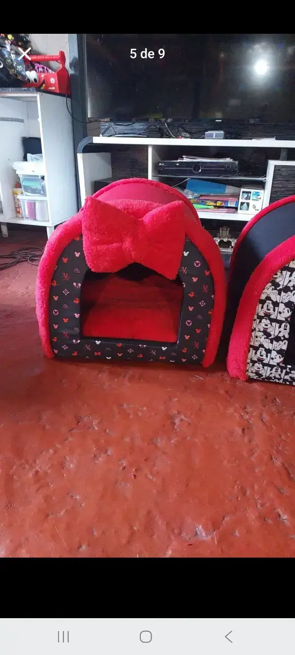 Cama para mascotas roja con diseño de lazo - 1