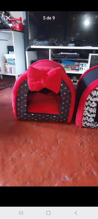 Cama para mascotas roja con diseño de lazo - miniatura 1
