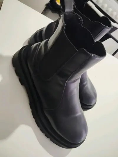 Botas negras de mujer - miniatura 2